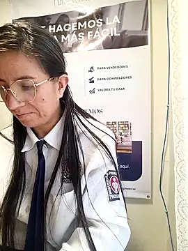 Snapshot of Valentina--1 chatting on February 18, 2026, 12:01 pm Valentina--1 online show from February 18, 2026, 12:01 pm