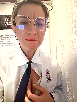 Snapshot of Valentina--1 chatting on February 28, 2026, 10:59 am Valentina--1 online show from February 28, 2026, 10:59 am