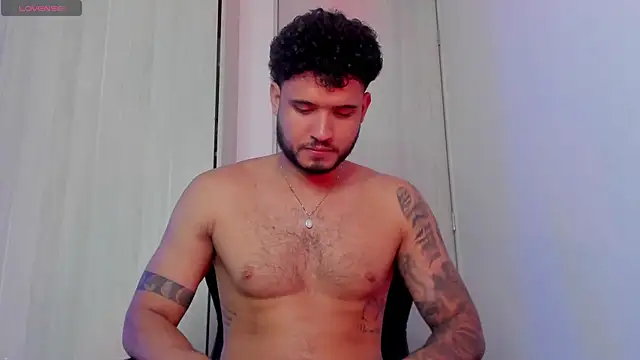 AUSTINN TORRES online show from July 30, 2026, 1:16 am