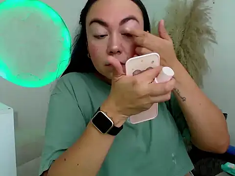 Yadis hot online show from December 15, 2025, 10:15 pm