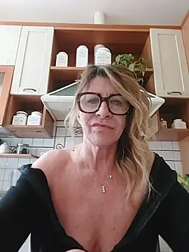 susylux online show from April 21, 2026, 4:35 pm