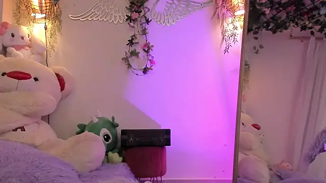 ISA NIXON online show from February 10, 2026, 1:37 am