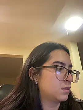 Kloe Novoa online show from April 29, 2026, 12:20 pm
