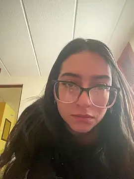 Kloe Novoa online show from April 26, 2026, 2:58 pm