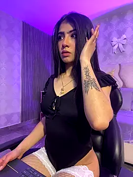 MAIILY TAY online show from December 4, 2025, 12:04 pm