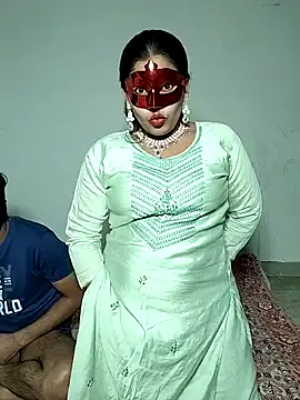 Snapshot of Heena-143 chatting on February 6, 2026, 4:14 pm Heena-143 online show from February 6, 2026, 4:14 pm