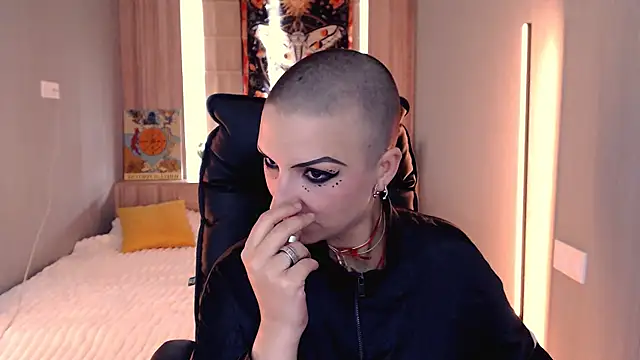 Snapshot of Sweet-n-Strong chatting on July 6, 2026, 3:03 pm Sweet-n-Strong online show from July 6, 2026, 3:03 pm