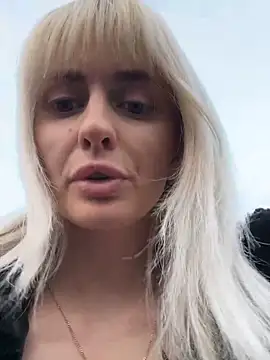 blondegirlx online show from December 4, 2025, 2:16 pm