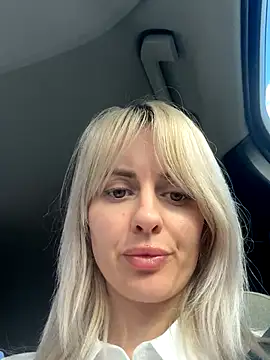 blondegirlx online show from October 28, 2025, 11:31 am