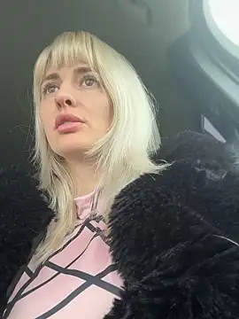 blondegirlx online show from November 23, 2025, 10:47 am