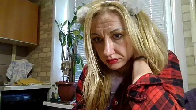 LilaniLoverx online show from November 3, 2025, 1:37 pm