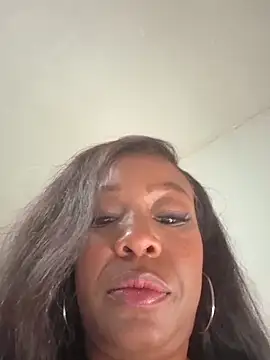 SweetieP11 online show from November 1, 2025, 5:57 am