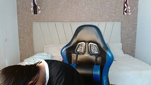 AliceSmity  online show from December 1, 2025, 5:36 pm