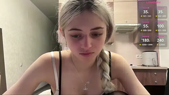 Snapshot of AidaGloshen chatting on August 1, 2026, 2:26 pm AidaGloshen online show from August 1, 2026, 2:26 pm