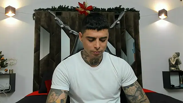 MATEO DILUCA online show from December 4, 2025, 4:06 pm