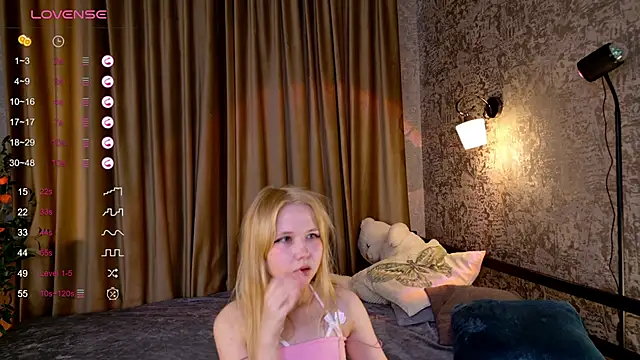 VivieSunn online show from November 9, 2025, 9:35 am