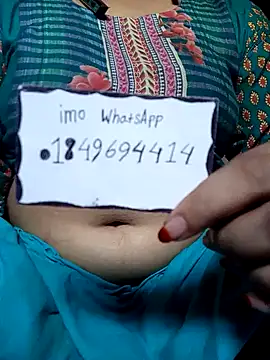 Snapshot of Naughty_Mow chatting on November 9, 2025, 7:34 am Naughty Mow online show from November 9, 2025, 7:34 am