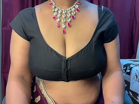 Snapshot of Ritika_janu chatting on April 27, 2026, 6:17 pm Ritika janu online show from April 27, 2026, 6:17 pm