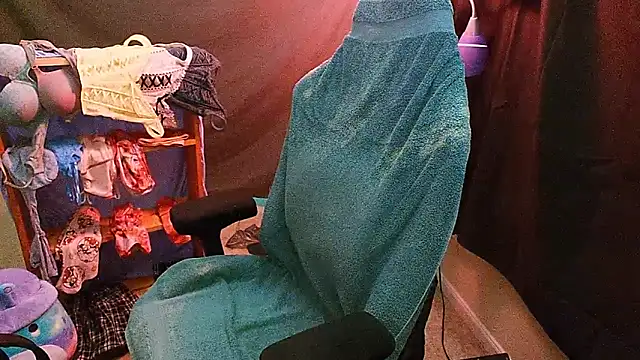 Snapshot of sugasunny04 chatting on January 7, 2026, 6:57 pm sugasunny04 online show from January 7, 2026, 6:57 pm