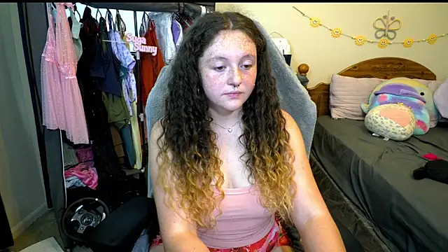 sugasunny04 online show from May 21, 2026, 5:43 pm