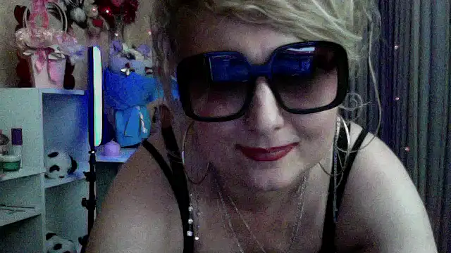 xHot Amazonq online show from March 29, 2026, 7:15 pm