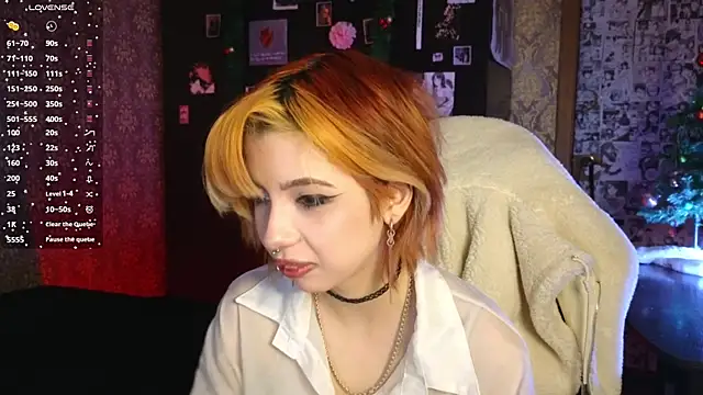 MissMorganMoon online show from December 17, 2025, 11:10 pm