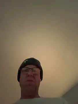 krisdeanbb online show from March 3, 2026, 2:40 am