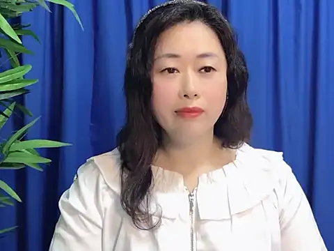 yaoyao22678 online show from October 26, 2025, 4:02 am