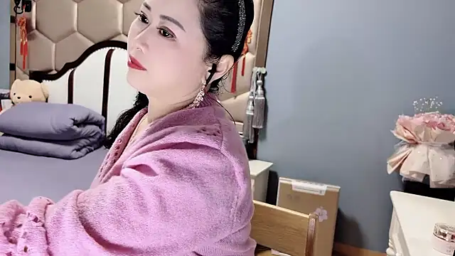 yaoyao22678 online show from May 9, 2026, 1:31 am