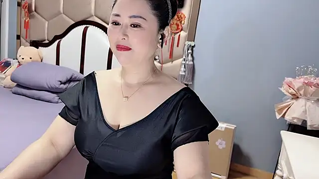 yaoyao22678 online show from April 25, 2026, 3:09 am