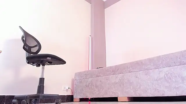 Snapshot of Lil_Audrey chatting on February 6, 2026, 3:19 pm Lil Audrey online show from February 6, 2026, 3:19 pm