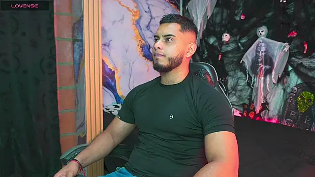 Tiler wolker online show from October 25, 2025, 11:49 pm