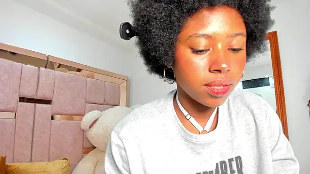 violeta ruizz online show from December 22, 2025, 2:17 pm