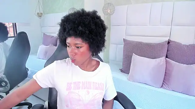 violeta ruizz online show from November 18, 2025, 5:38 pm