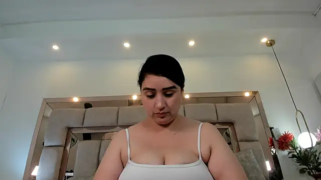naomy sexy  online show from June 16, 2026, 2:11 am