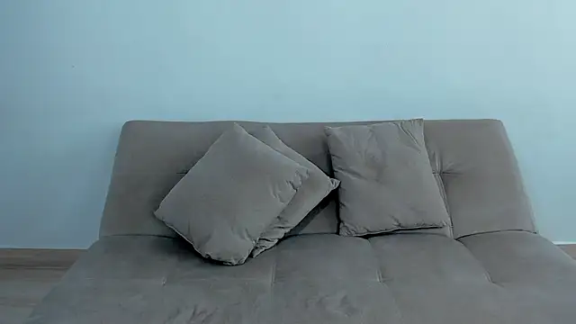 hanathompson   0 online show from December 1, 2025, 4:19 pm