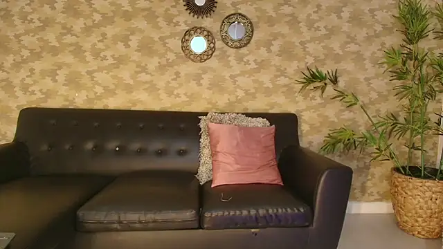 Nayla Monroee online show from February 10, 2026, 7:35 pm