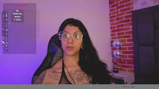 ghostwomaan online show from November 6, 2025, 12:09 pm