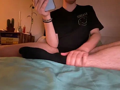 Snapshot of Lenouveau- chatting on February 18, 2026, 11:23 pm Lenouveau- online show from February 18, 2026, 11:23 pm