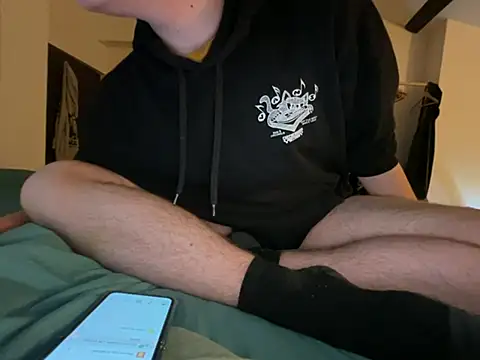 Snapshot of Lenouveau- chatting on February 27, 2026, 8:08 pm Lenouveau- online show from February 27, 2026, 8:08 pm