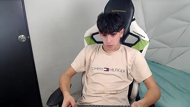 Cash G  online show from November 27, 2025, 8:09 pm