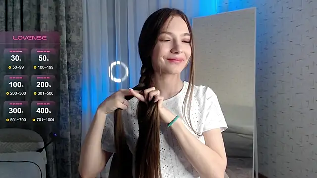 Snapshot of miragge_ chatting on December 15, 2025, 9:31 pm miragge online show from December 15, 2025, 9:31 pm