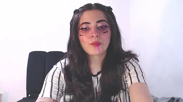 Annagoth  online show from June 28, 2026, 9:32 pm
