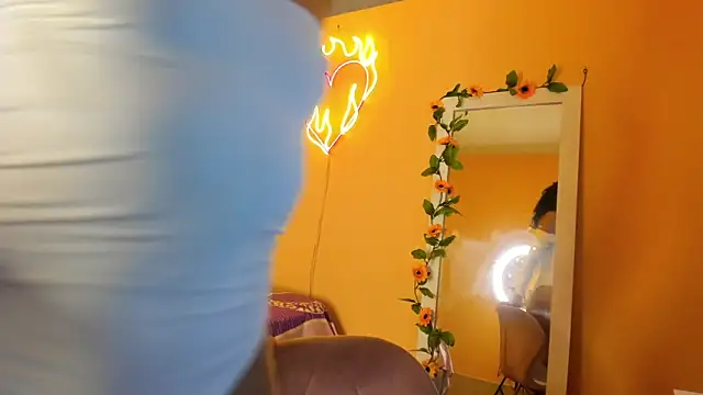 Keniia rizz online show from April 28, 2026, 9:52 pm