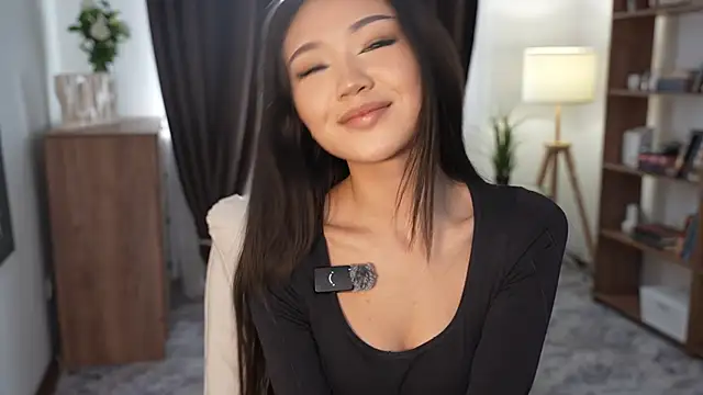 Snapshot of OnieClose chatting on March 12, 2026, 9:57 am OnieClose online show from March 12, 2026, 9:57 am