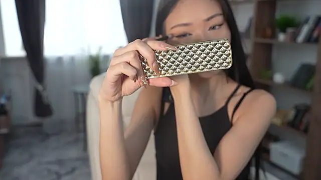 Snapshot of OnieClose chatting on February 6, 2026, 8:21 am OnieClose online show from February 6, 2026, 8:21 am