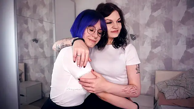 KellePourier online show from November 20, 2025, 7:03 pm