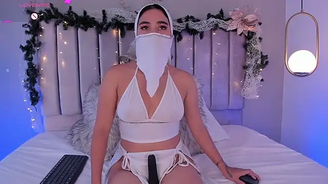 Melanie hillz online show from November 25, 2025, 7:47 pm