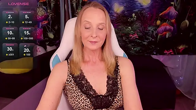 Snapshot of ScarlettPalmer chatting on June 17, 2026, 10:58 am ScarlettPalmer online show from June 17, 2026, 10:58 am