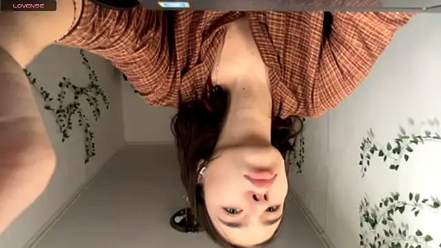 LilithFlamey online show from December 15, 2025, 9:37 am